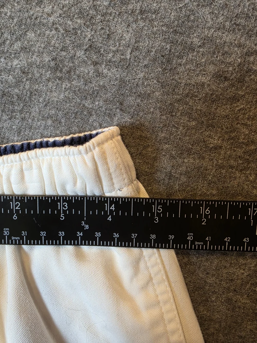 Polo Ralph Lauren Mens Shorts Medium Cream Elastic-Waist Preppy Sporty Travel